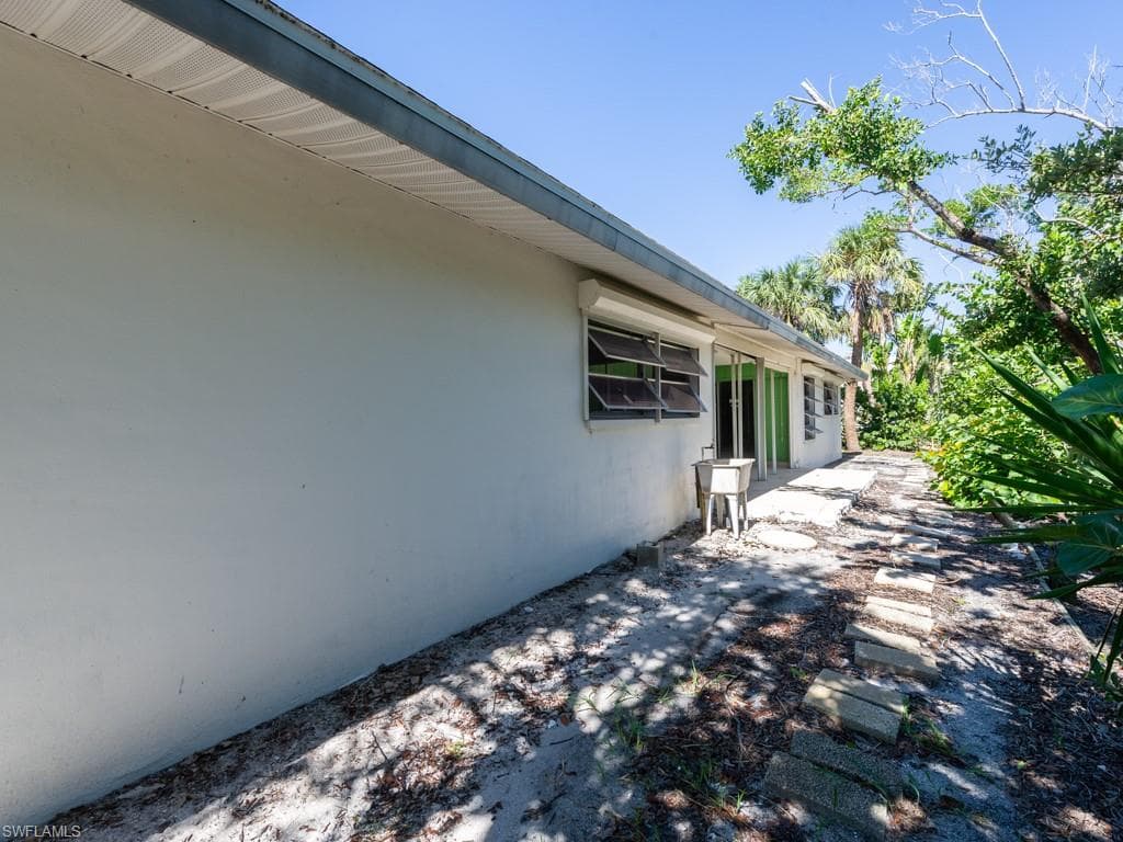 1113 Skiff PL, SANIBEL FL 33957-7