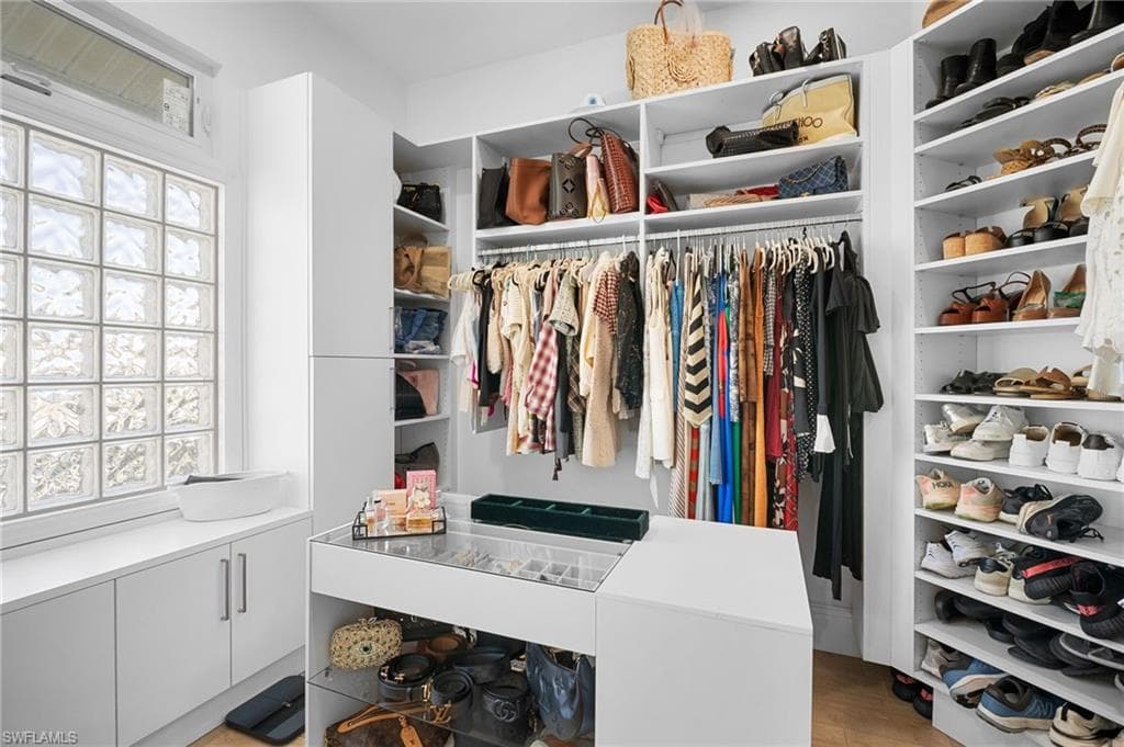 235 Dolphin Cove CT, BONITA SPRINGS FL 34134-22