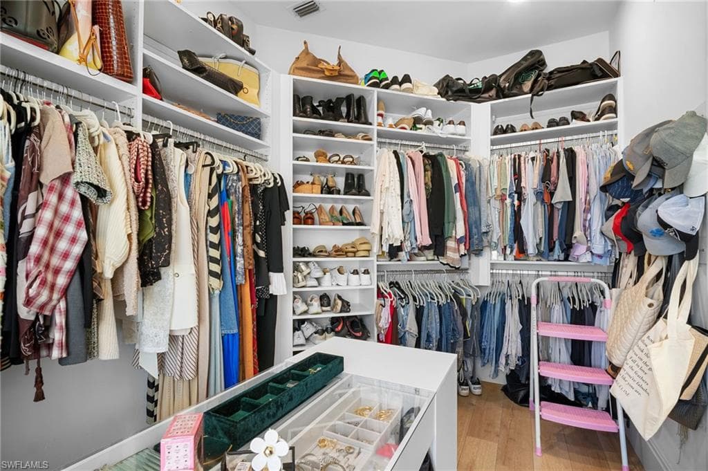 235 Dolphin Cove CT, BONITA SPRINGS FL 34134-23