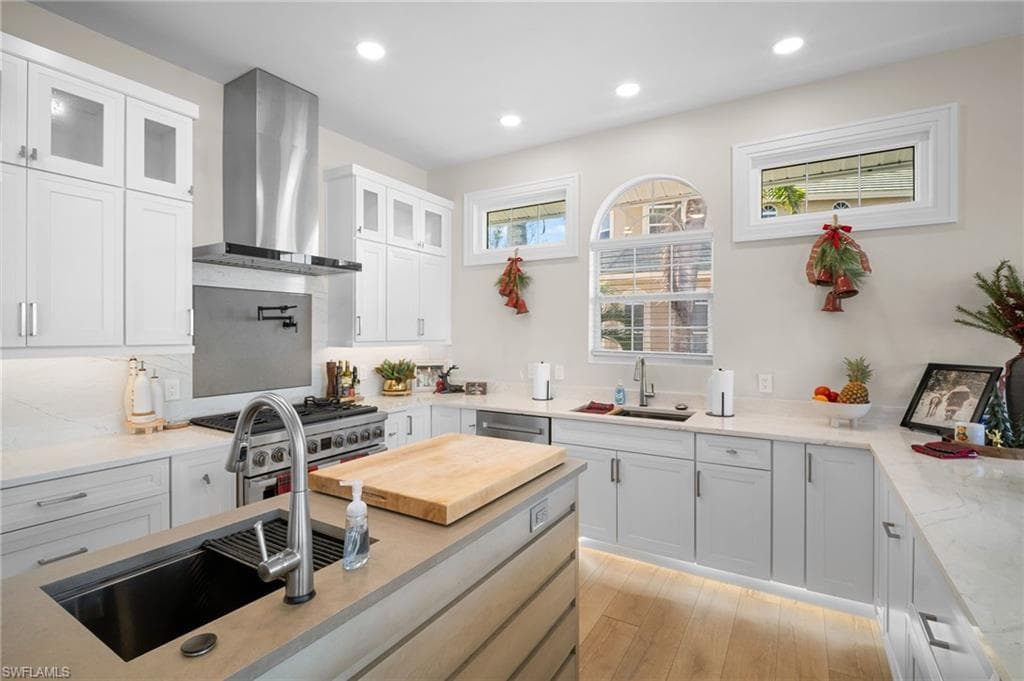 235 Dolphin Cove CT, BONITA SPRINGS FL 34134-10