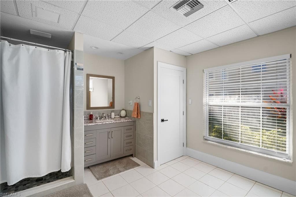 235 Dolphin Cove CT, BONITA SPRINGS FL 34134-39