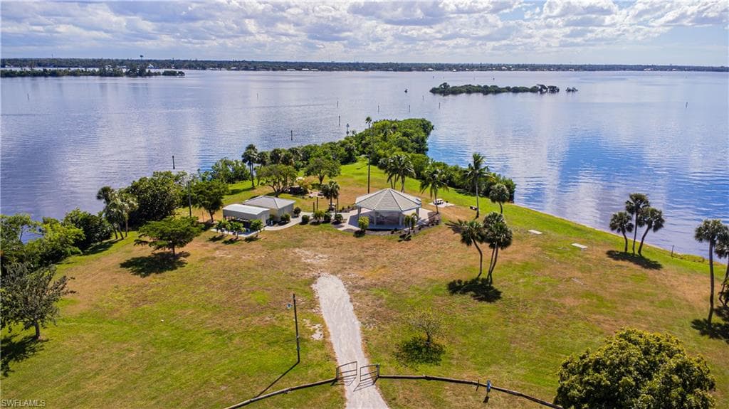 1753 Club House RD, NORTH FORT MYERS FL 33917-23
