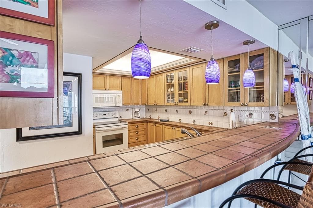 760 Sextant DR # 223, SANIBEL FL 33957-8