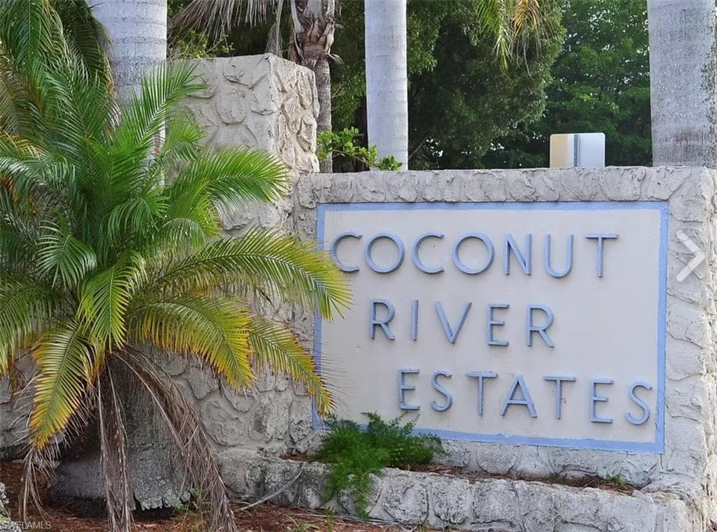 2393 Outrigger LN, NAPLES FL 34104-15