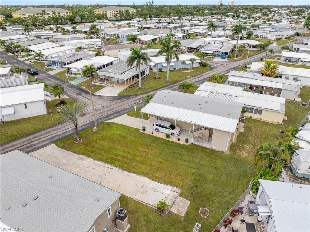 223 Derwent BLVD W, FORT MYERS FL 33908-6