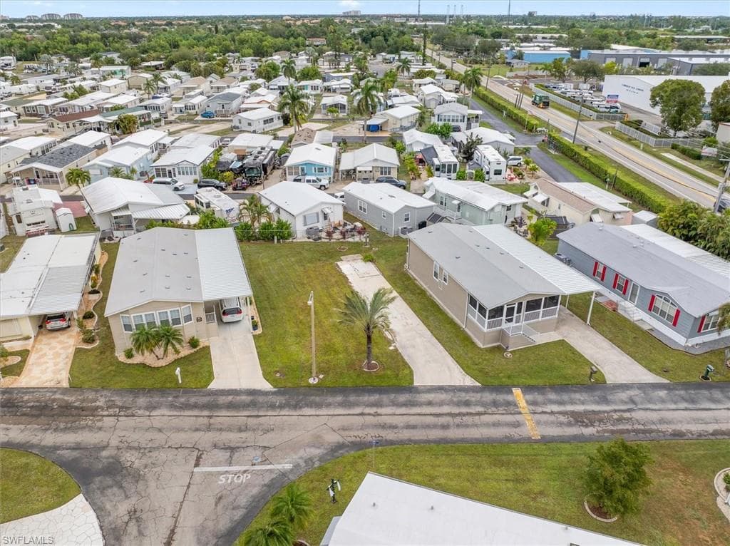 223 Derwent BLVD W, FORT MYERS FL 33908-3