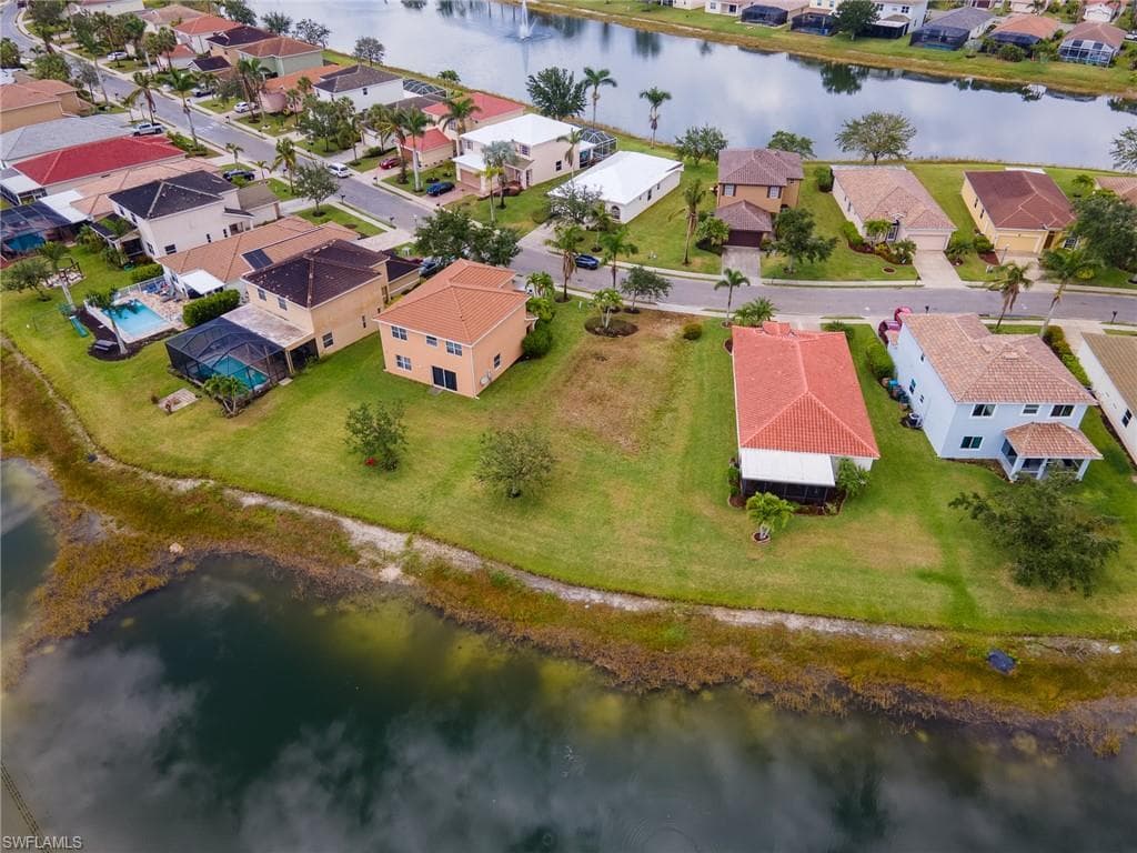 2666 Blue Cypress Lake CT, CAPE CORAL FL 33909-6