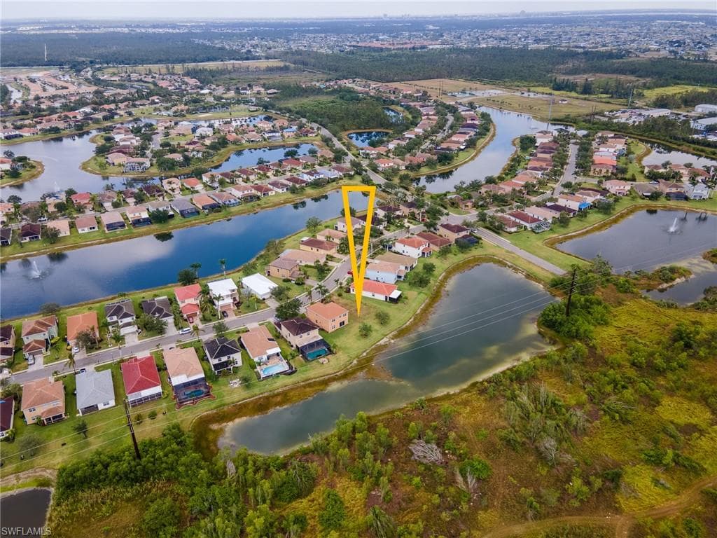 2666 Blue Cypress Lake CT, CAPE CORAL FL 33909-7