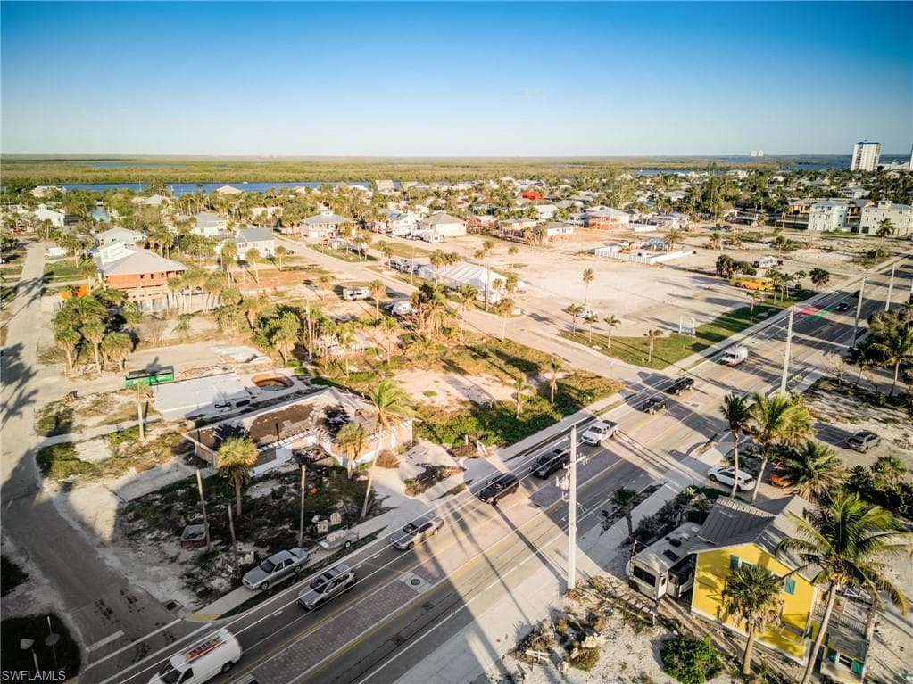 121 Connecticut ST, FORT MYERS BEACH FL 33931-5