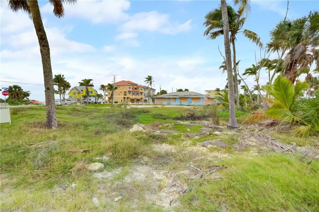 121 Connecticut ST, FORT MYERS BEACH FL 33931-16