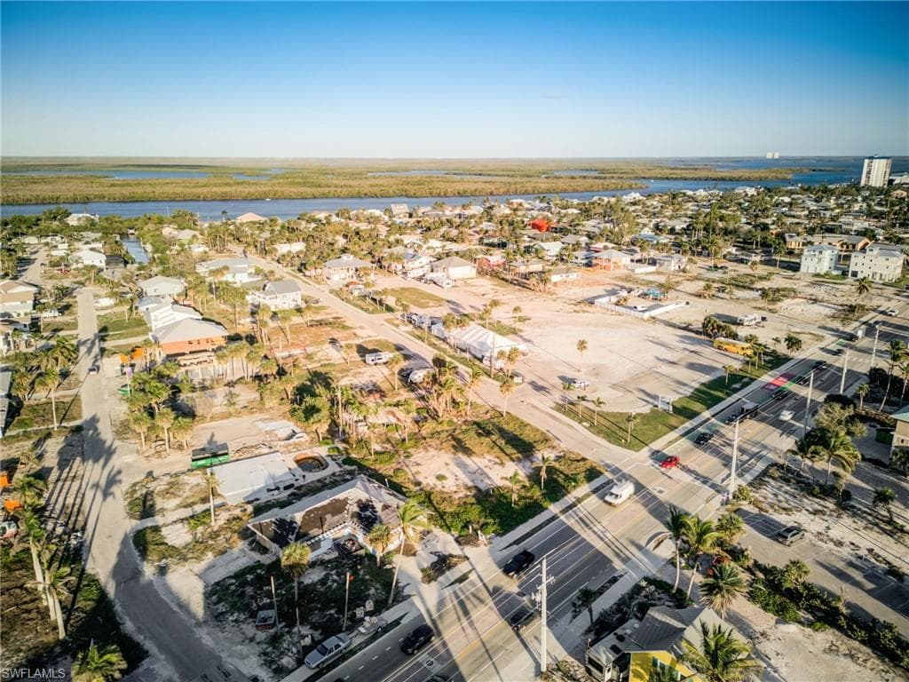 121 Connecticut ST, FORT MYERS BEACH FL 33931-11