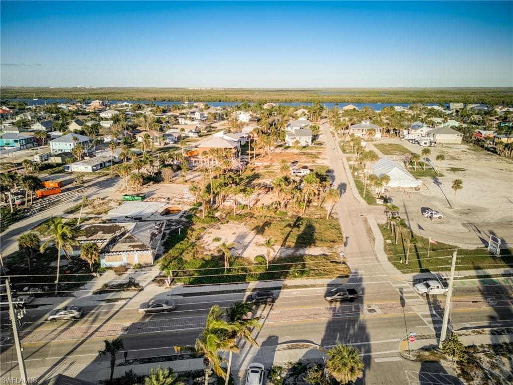 121 Connecticut ST, FORT MYERS BEACH FL 33931-9