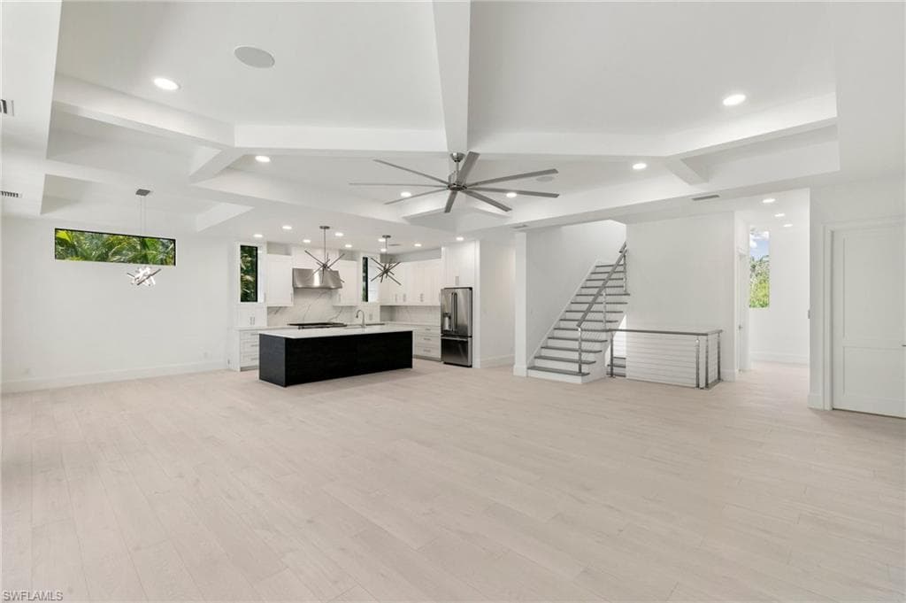 375 Periwinkle CT, MARCO ISLAND FL 34145-5