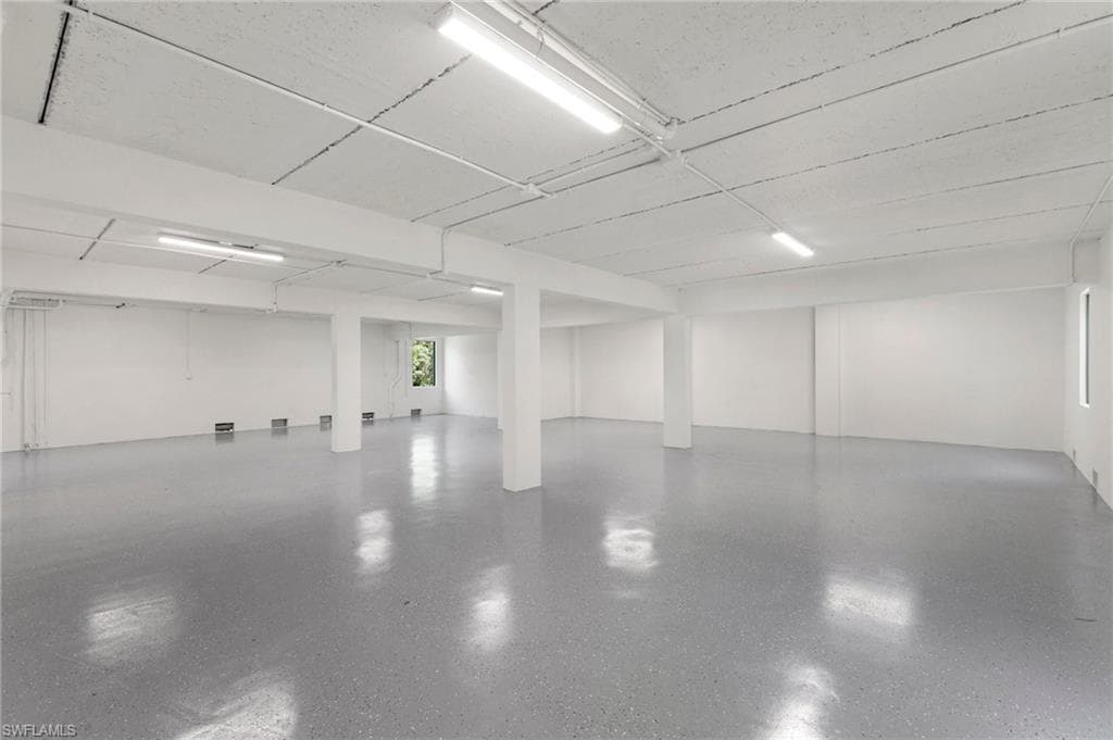 375 Periwinkle CT, MARCO ISLAND FL 34145-2