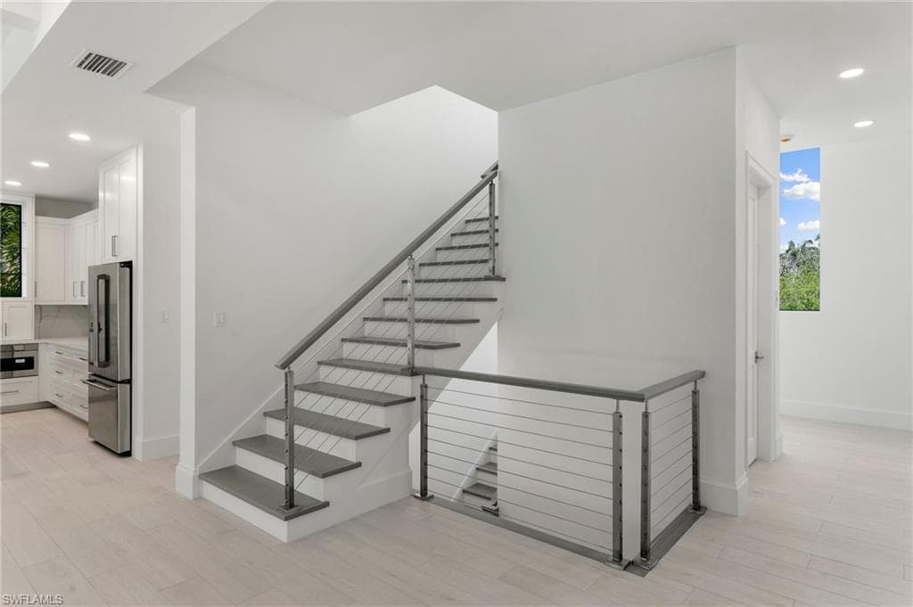 375 Periwinkle CT, MARCO ISLAND FL 34145-4