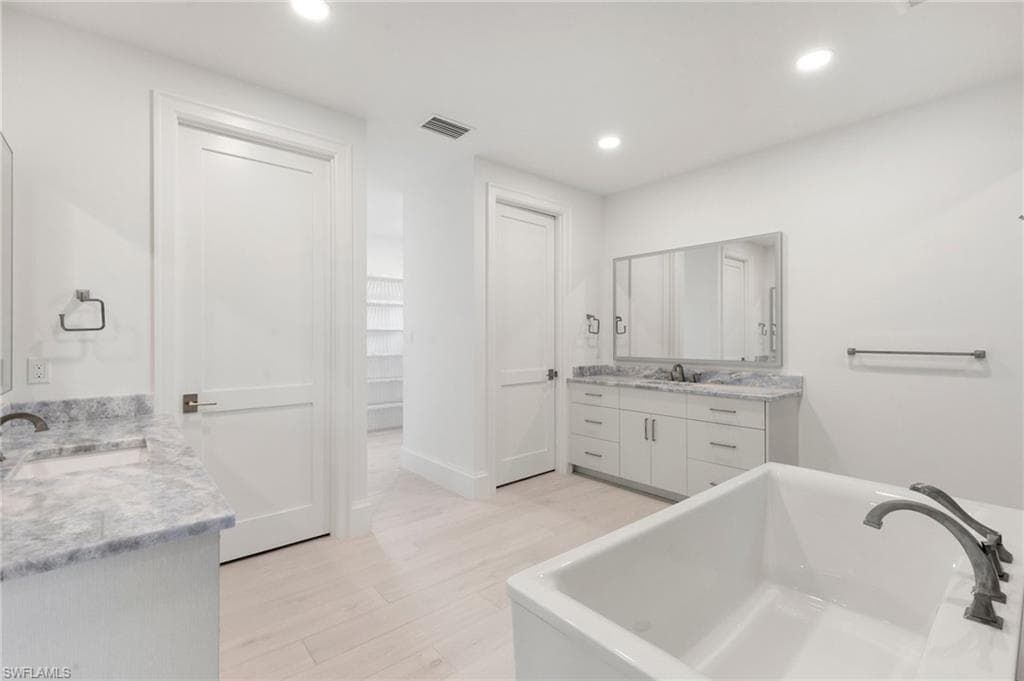 375 Periwinkle CT, MARCO ISLAND FL 34145-33