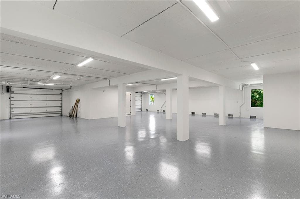 375 Periwinkle CT, MARCO ISLAND FL 34145-3