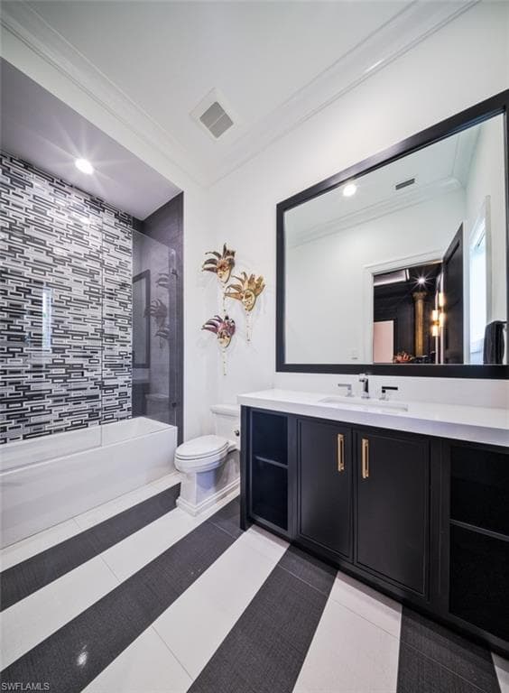 185 CAJEPUT DR, NAPLES FL 34108-26