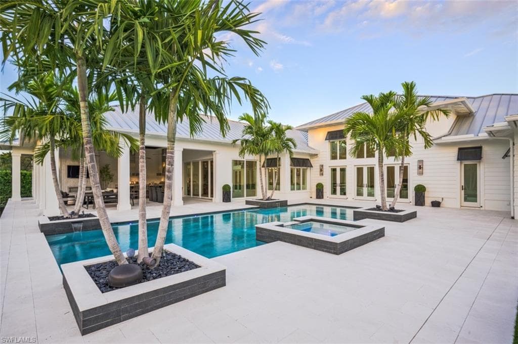 185 CAJEPUT DR, NAPLES FL 34108-41