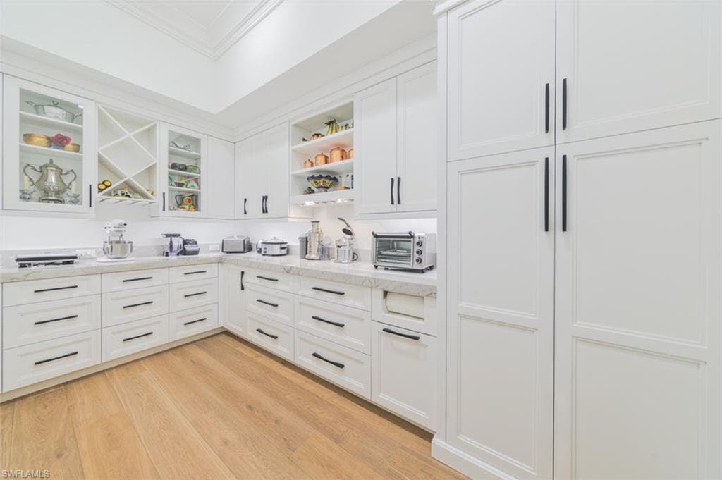 185 CAJEPUT DR, NAPLES FL 34108-15