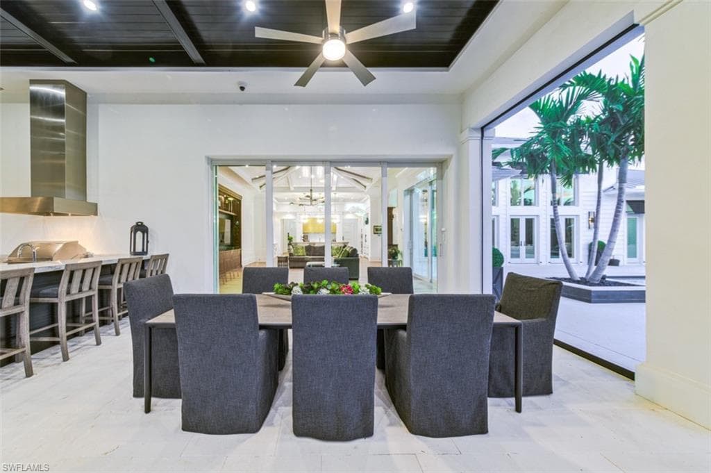 185 CAJEPUT DR, NAPLES FL 34108-36