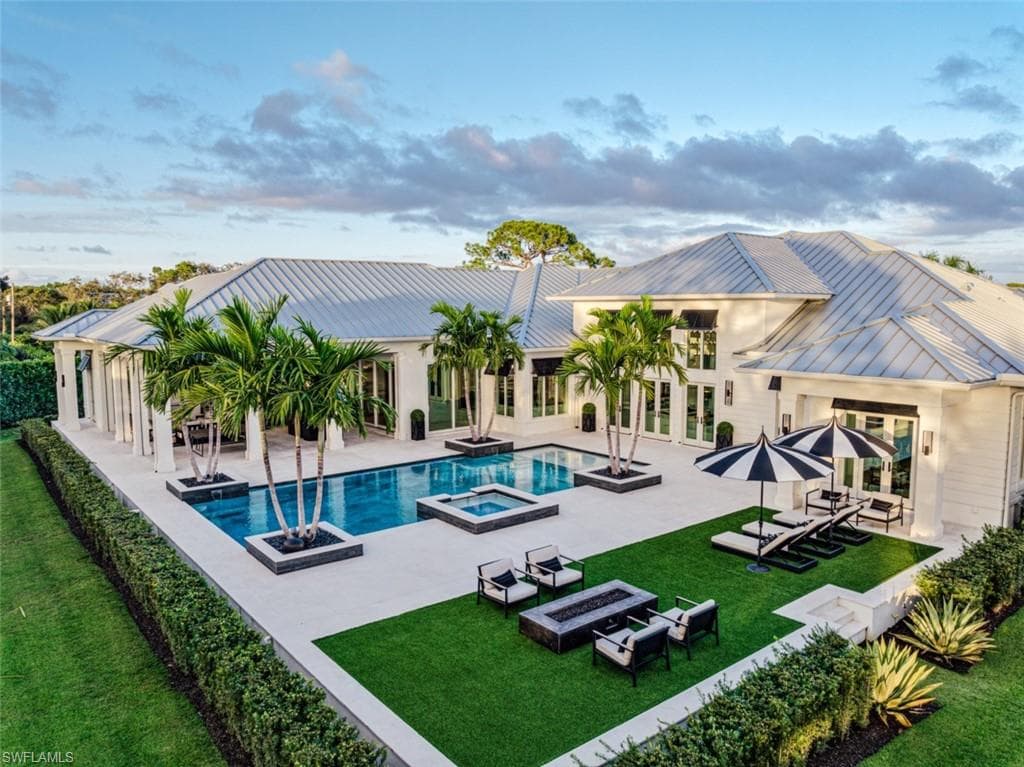 185 CAJEPUT DR, NAPLES FL 34108-47