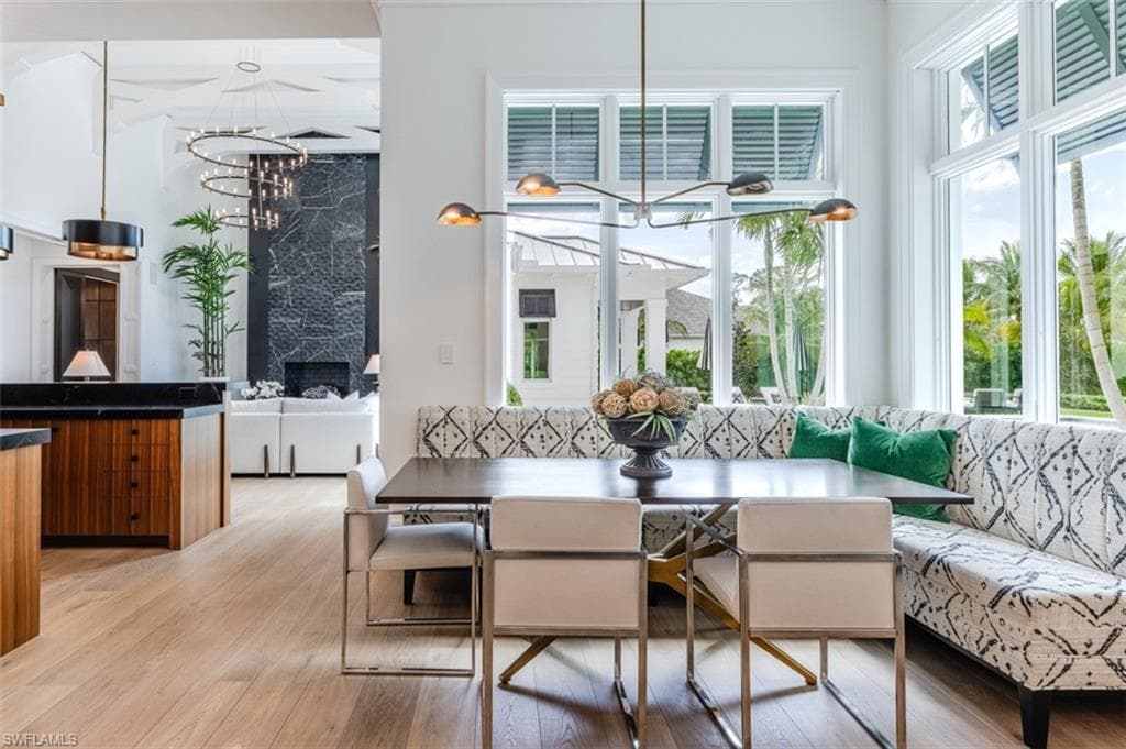 185 CAJEPUT DR, NAPLES FL 34108-10