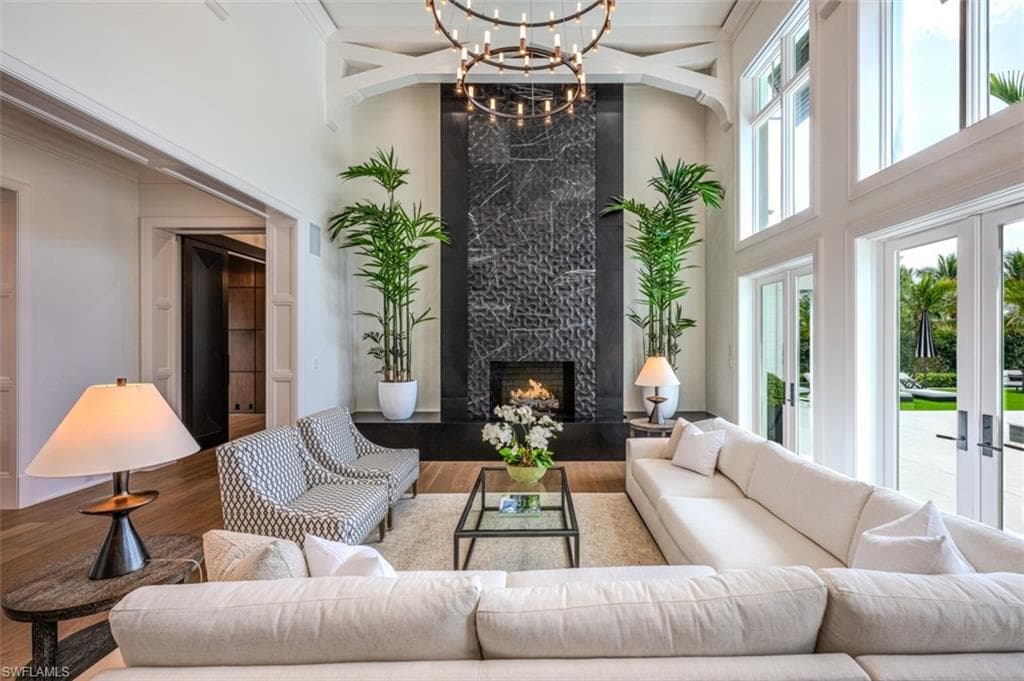 185 CAJEPUT DR, NAPLES FL 34108-3