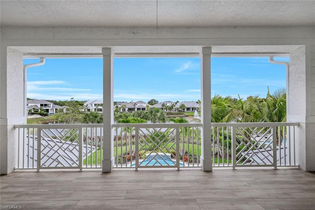 16716 Enclave CIR, NAPLES FL 34110-32