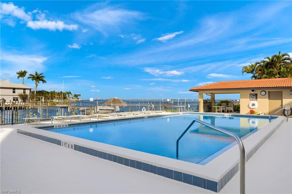 4013 SE 20th PL # 401, CAPE CORAL FL 33904-28