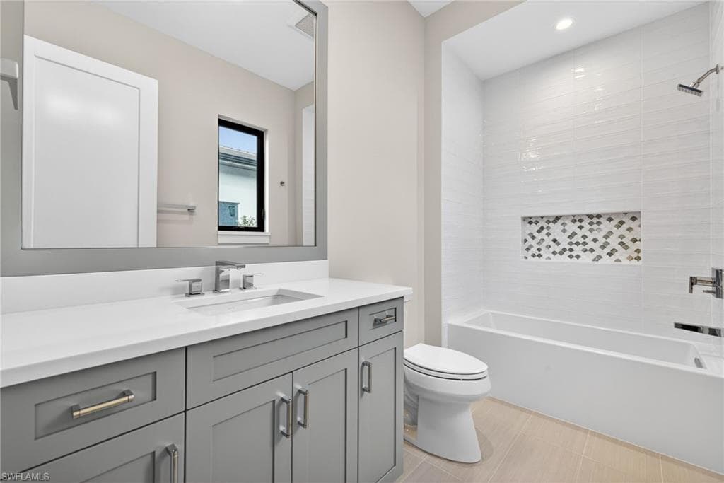 2055 Cambridge Park DR, NAPLES FL 34109-22