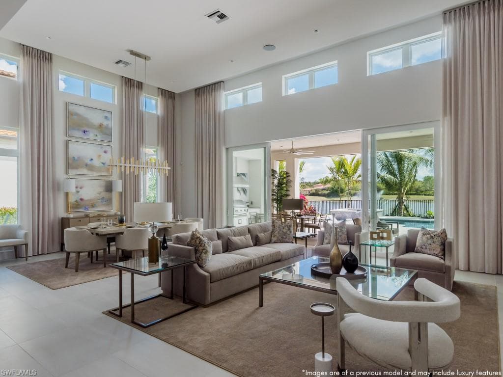 2055 Cambridge Park DR, NAPLES FL 34109-2