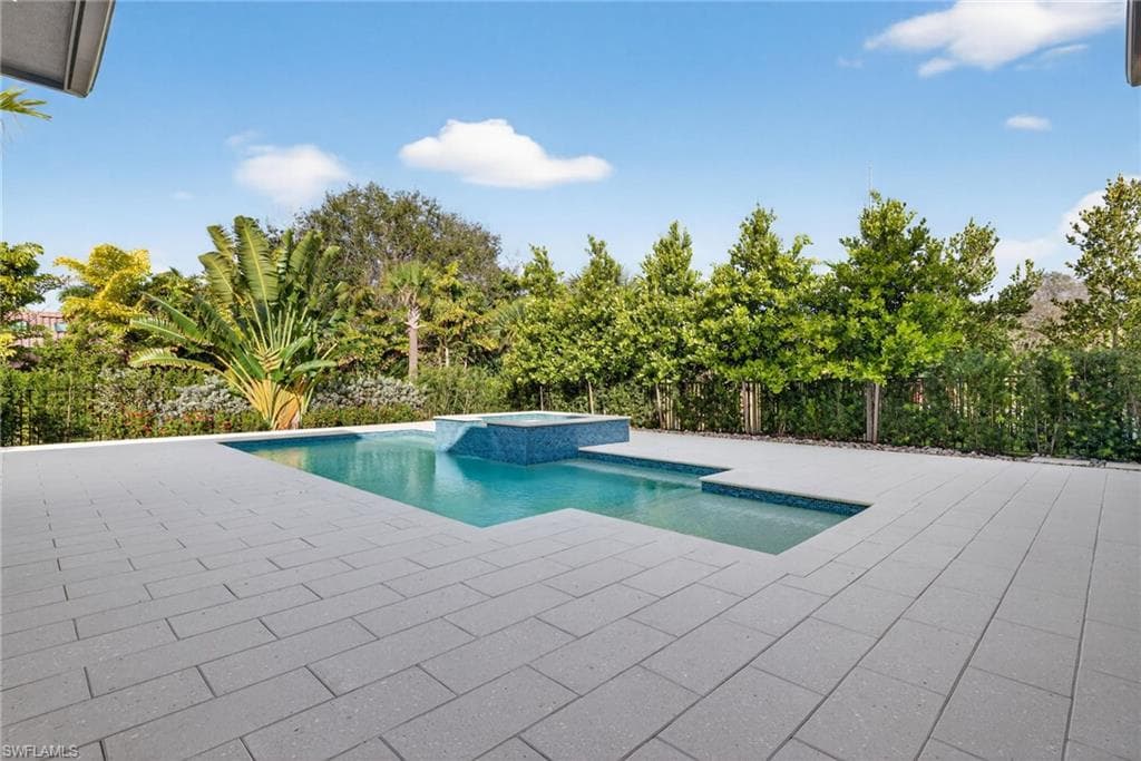 2055 Cambridge Park DR, NAPLES FL 34109-35