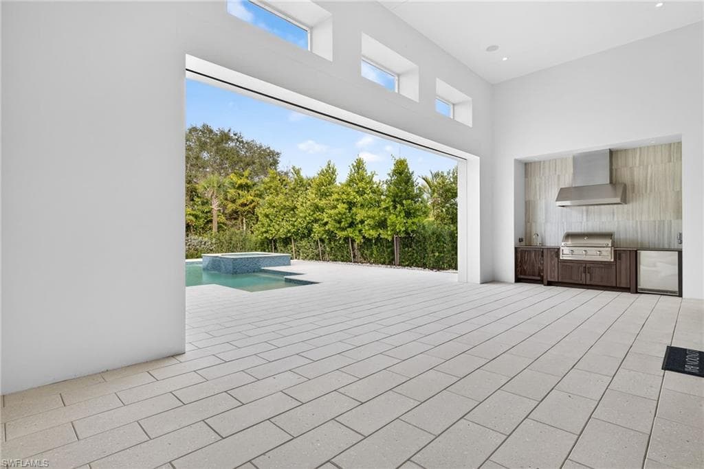 2055 Cambridge Park DR, NAPLES FL 34109-31