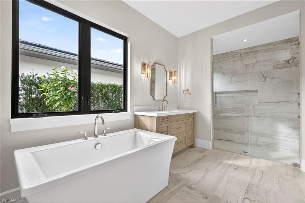 2055 Cambridge Park DR, NAPLES FL 34109-18