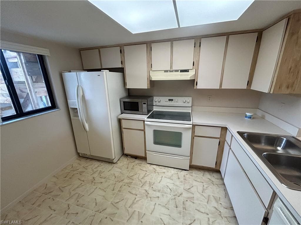 503 Cape Coral PKWY W # 104, CAPE CORAL FL 33914-5