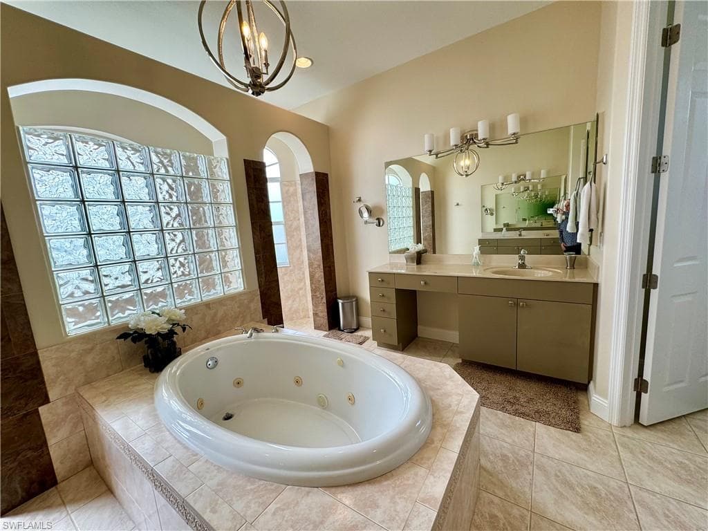 1511 NW 27th PL, CAPE CORAL FL 33993-22