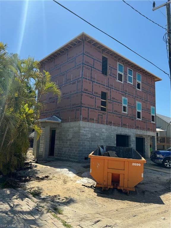 146 Miramar ST, FORT MYERS BEACH FL 33931-5