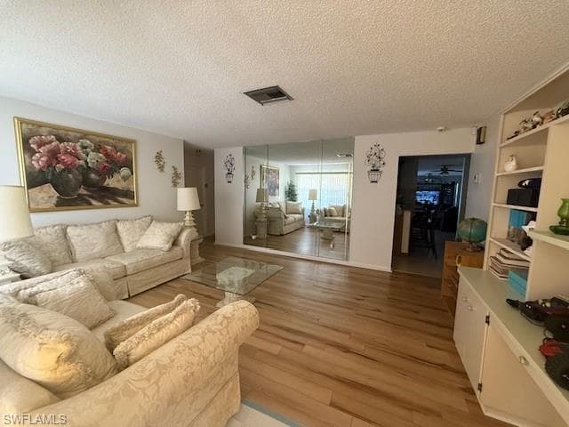 2373 Anthony CT, NAPLES FL 34109-26