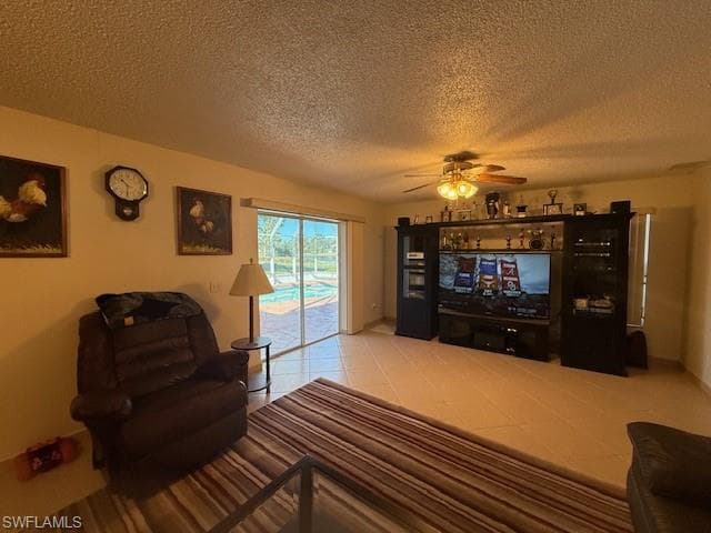 2373 Anthony CT, NAPLES FL 34109-34