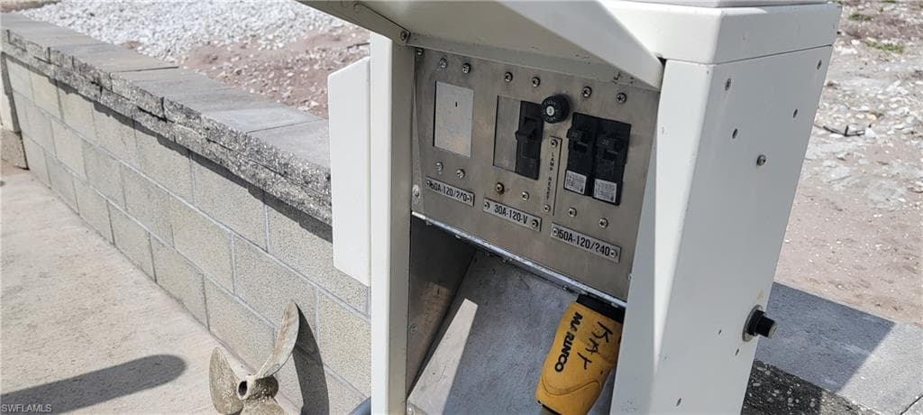 4701 Lahaina LN, BONITA SPRINGS FL 34134-3