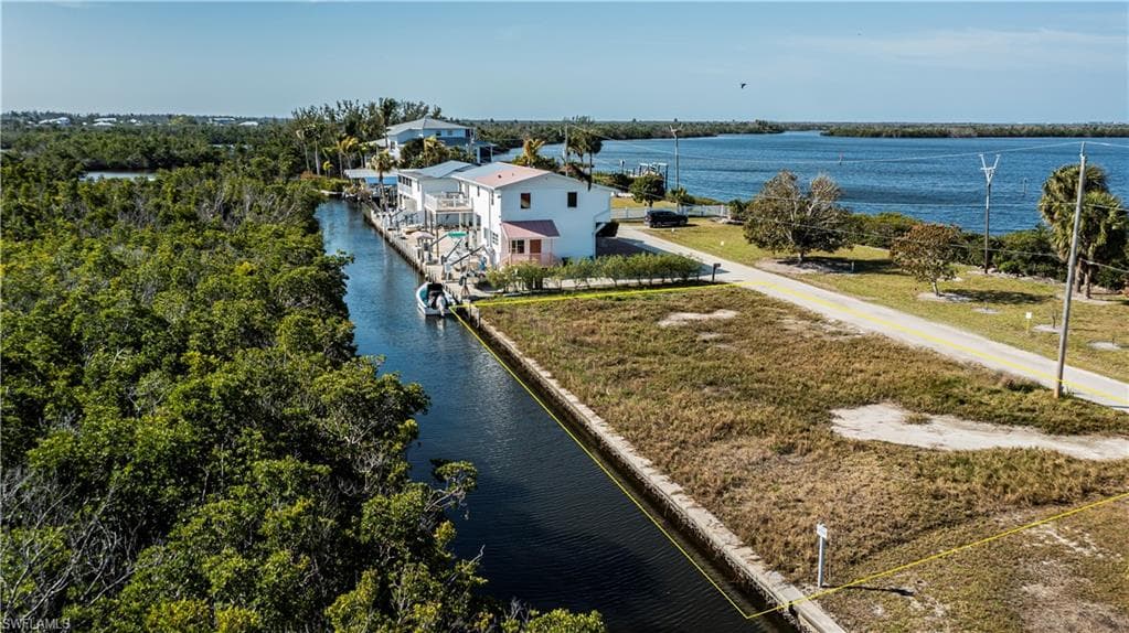 8153 Moyer LN, BOKEELIA FL 33922-6