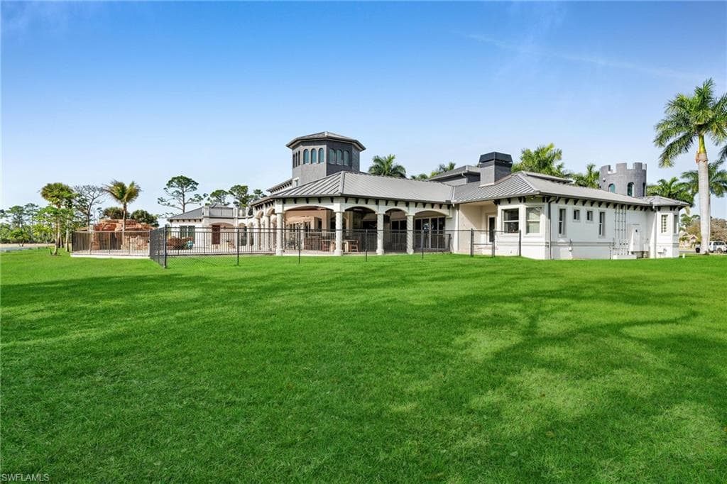 18528 Baseleg AVE, NORTH FORT MYERS FL 33917-9