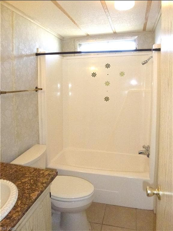 2820 Breezewood DR, NORTH FORT MYERS FL 33917-16