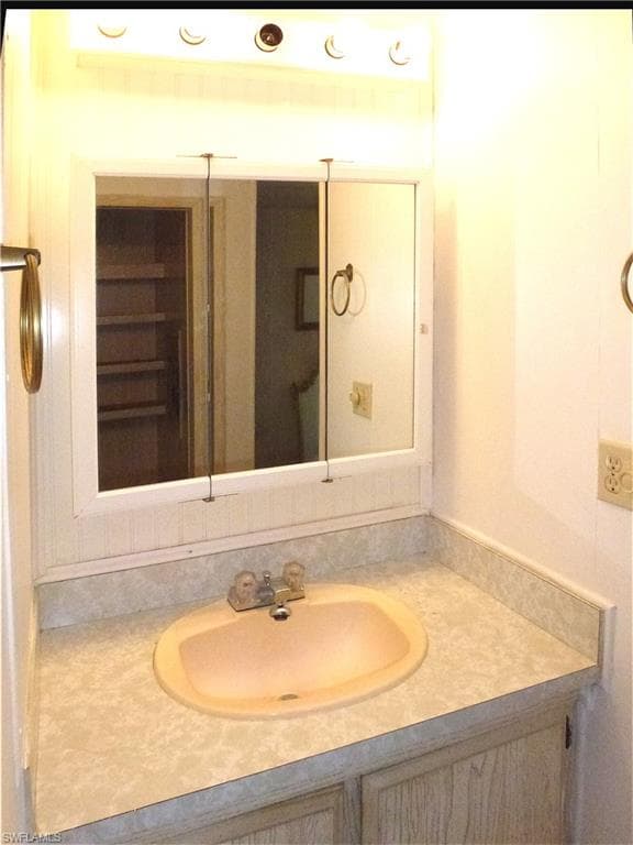 2820 Breezewood DR, NORTH FORT MYERS FL 33917-11