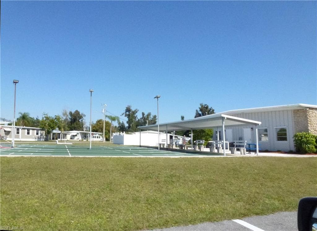 2820 Breezewood DR, NORTH FORT MYERS FL 33917-21