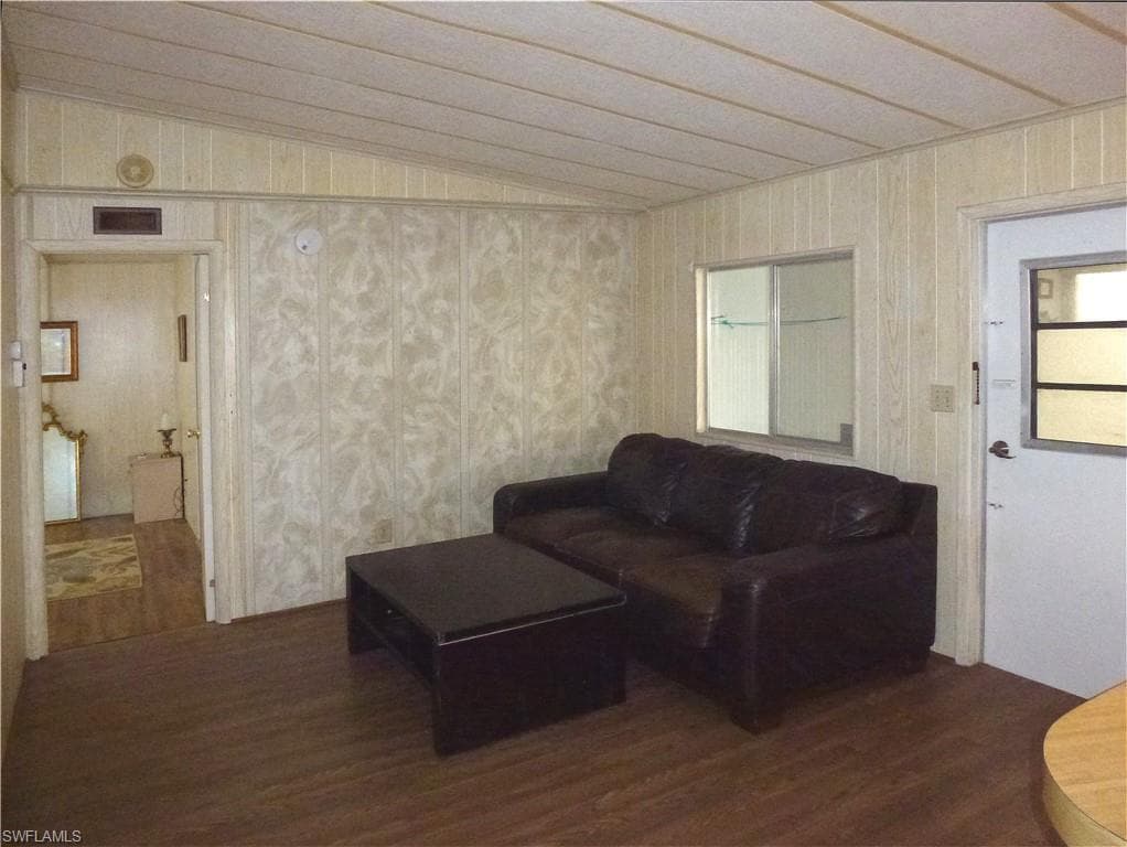 2820 Breezewood DR, NORTH FORT MYERS FL 33917-4