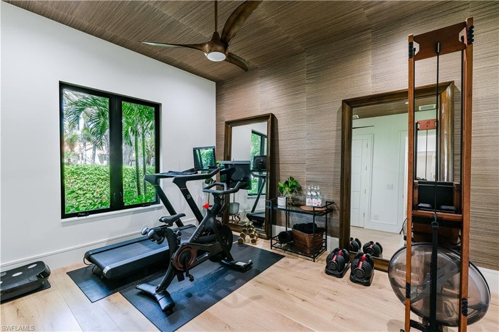 681 KATEMORE LN, NAPLES FL 34108-16