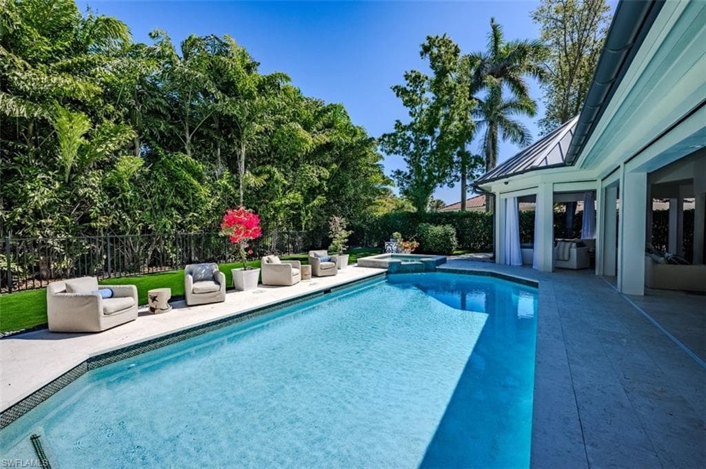 681 KATEMORE LN, NAPLES FL 34108-37