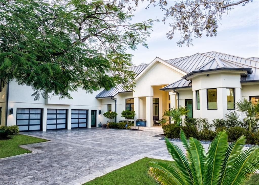 681 KATEMORE LN, NAPLES FL 34108-44